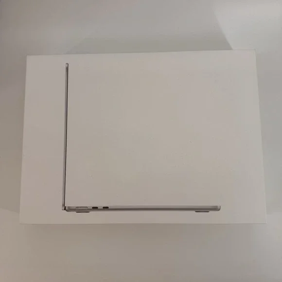 Apple | Computers, Laptops & Parts | Apple Macbook Air 3 M4 Silver